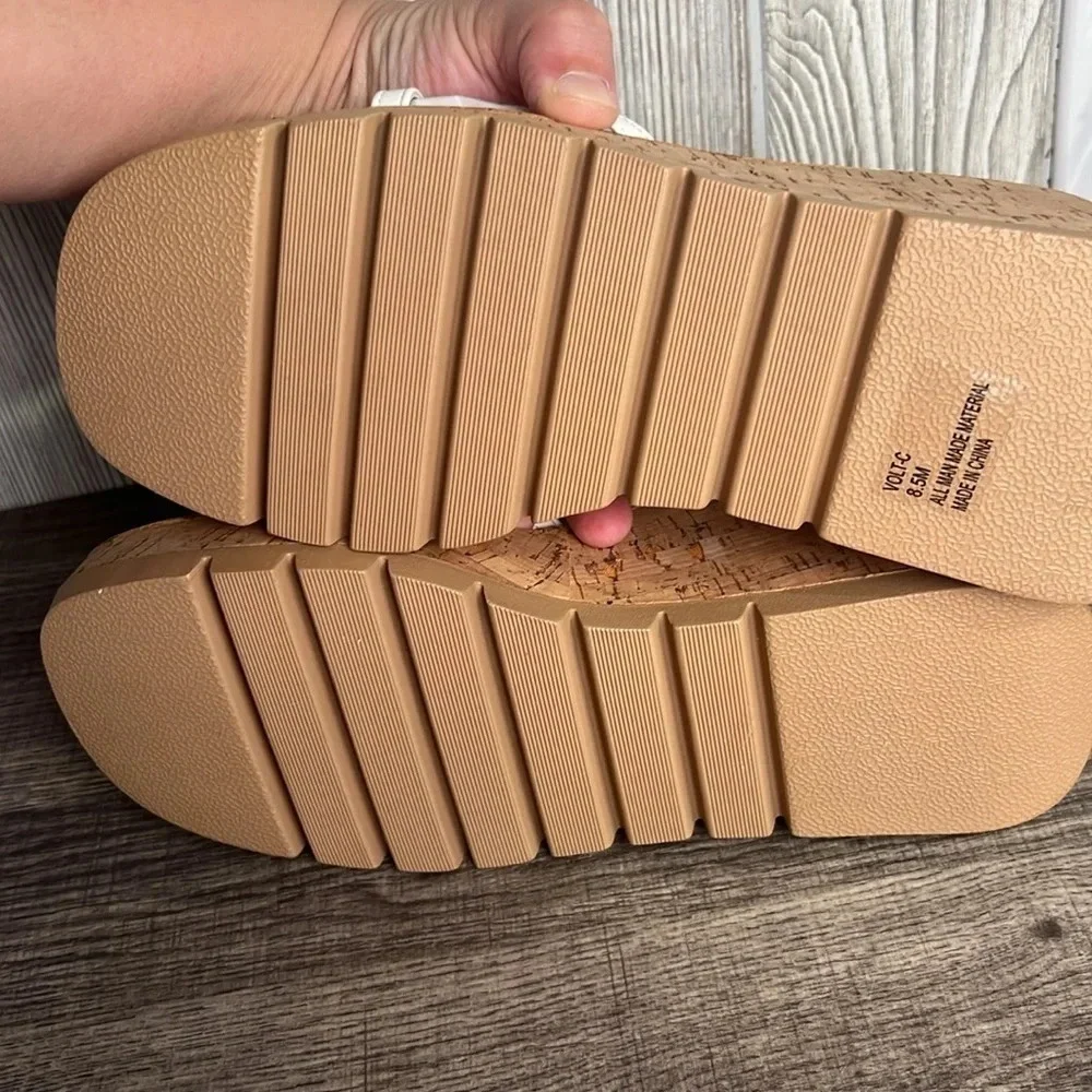 New! Madden Girl White Volt Cork Wedge Strappy Sandals Wedges Women’s Size 8.5